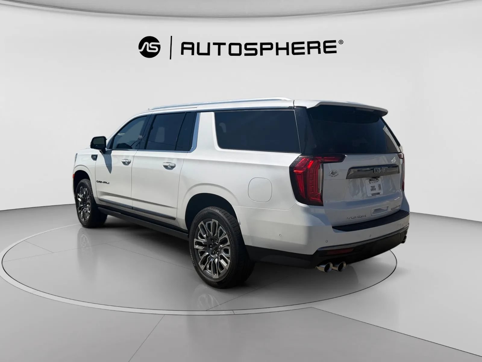 Used 2023 GMC Yukon XL Denali Ultimate AWD/4WD image 6