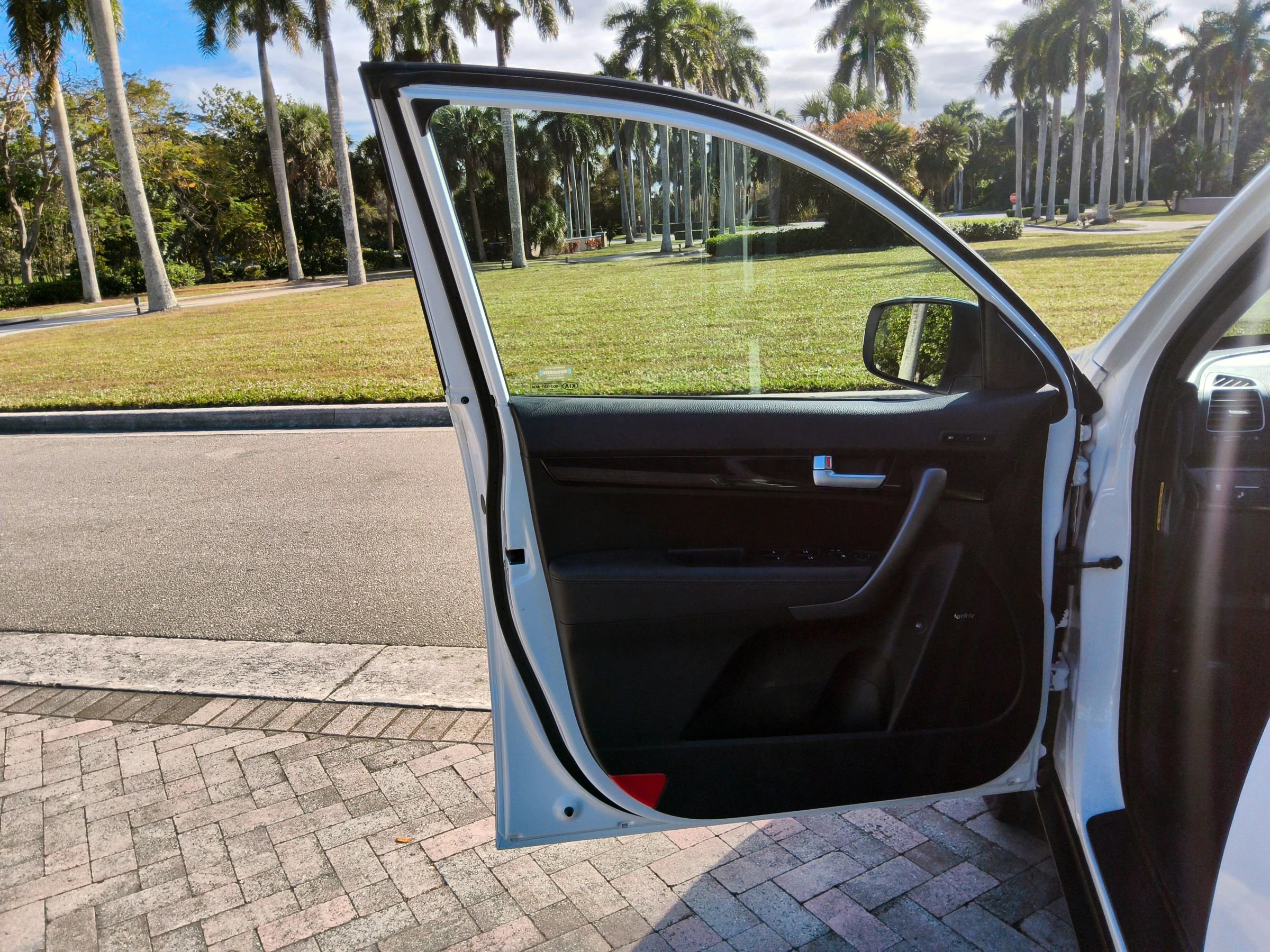 Used 2015 Kia Sorento EX w/ EX V6 Touring Package image 9