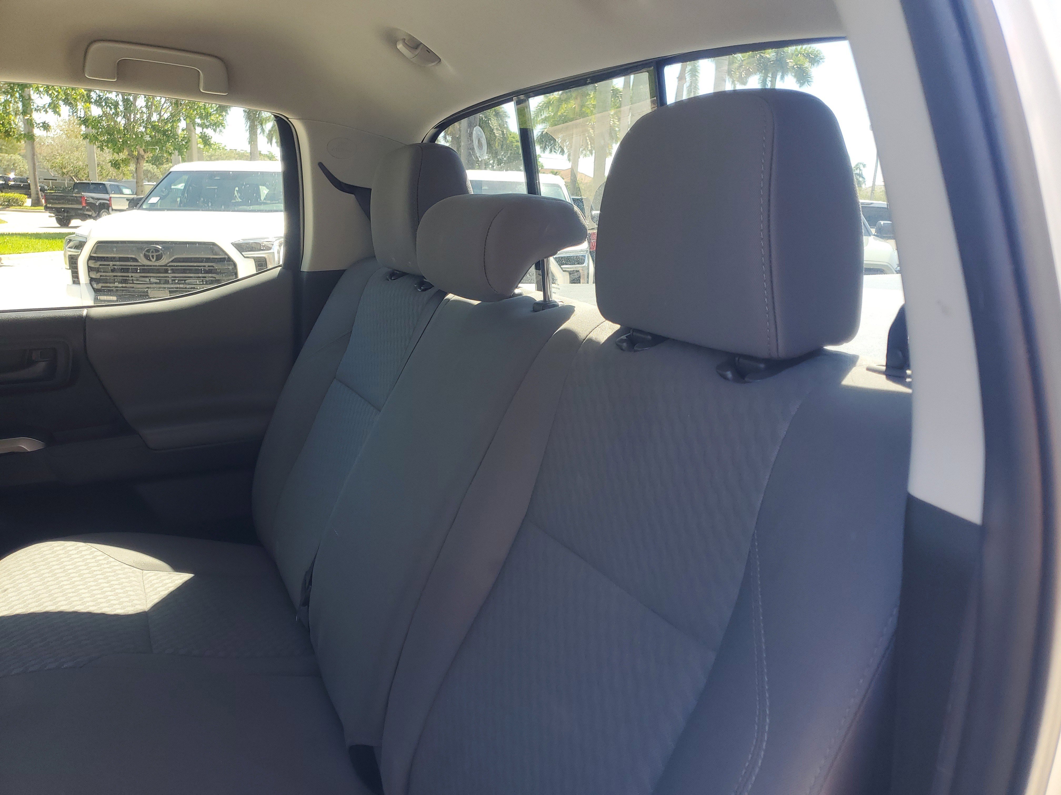 Used 2022 Toyota Tacoma SR5 w/ Technology Package RWD image 12