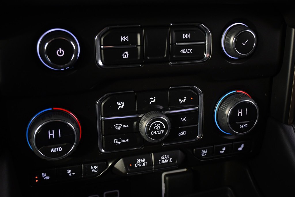 Used 2023 Chevrolet Suburban High Country image 32