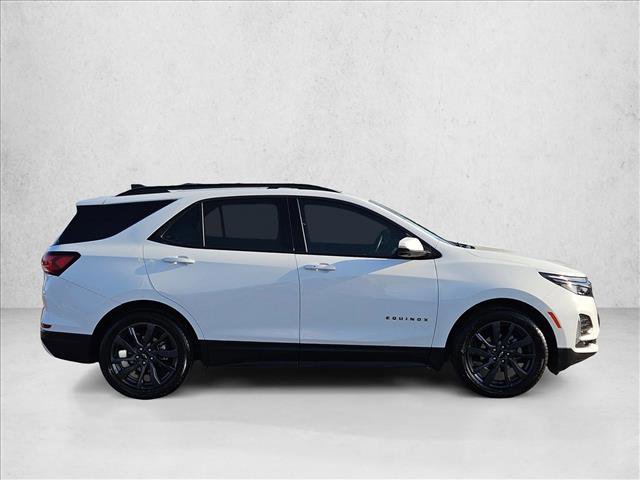 Used 2022 Chevrolet Equinox RS w/ Infotainment Package image 4