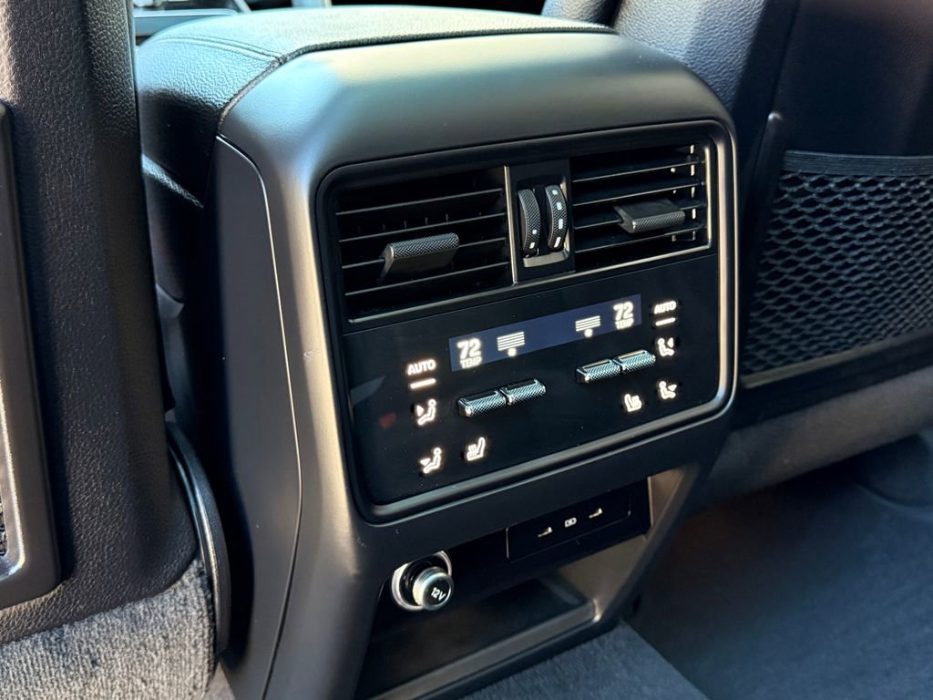 Used 2024 Porsche Cayenne image 19