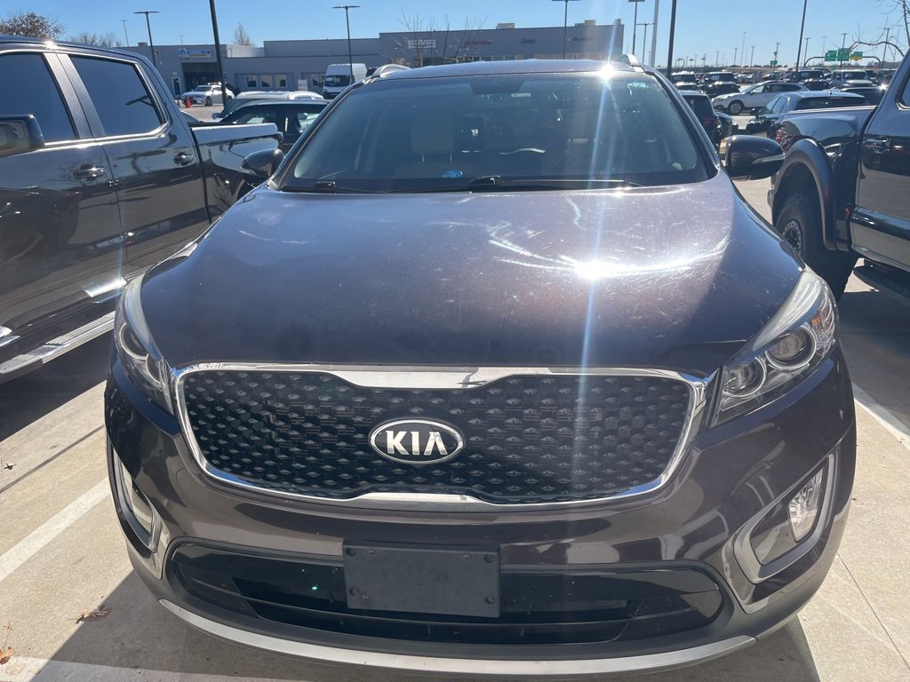 Used 2017 Kia Sorento EX image 2