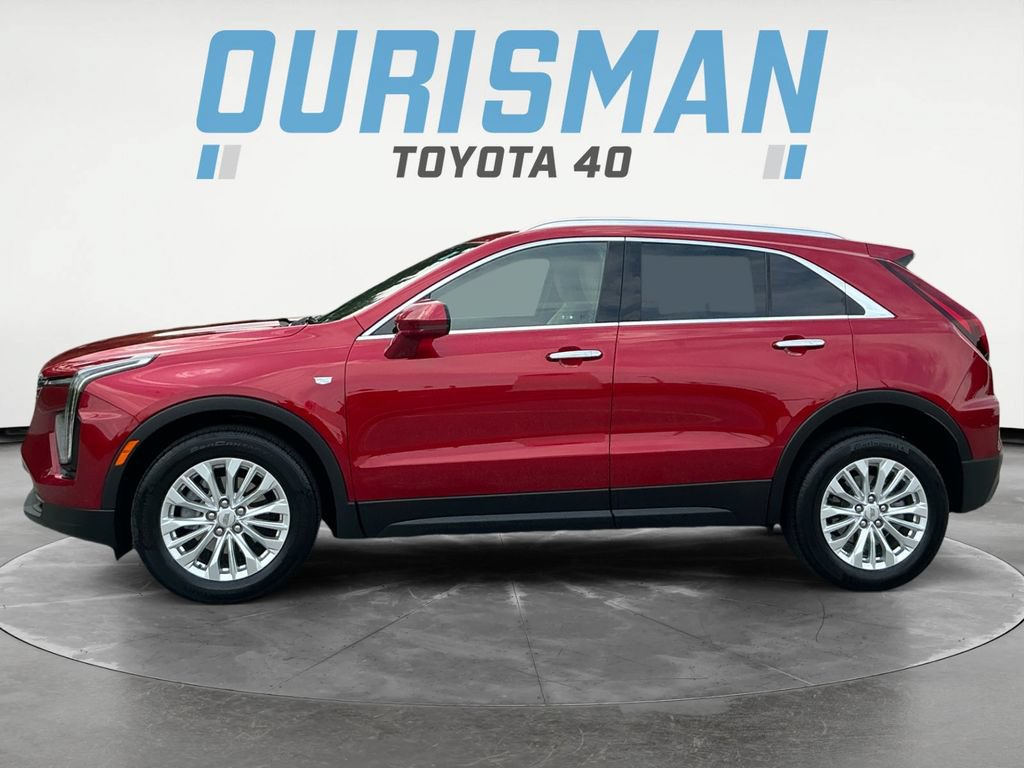 Used 2024 Cadillac XT4 Luxury w/ Cold Weather Package FWD image 4
