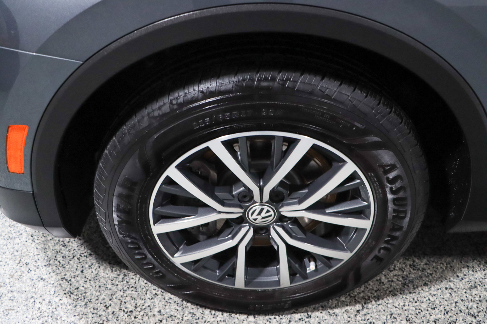 Used 2019 Volkswagen Tiguan SEL Premium R-Line image 11