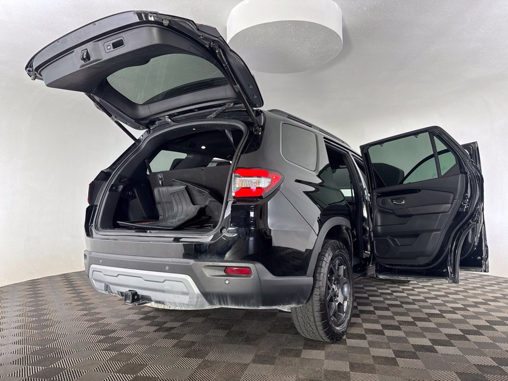 Used 2024 Honda Pilot TrailSport image 23