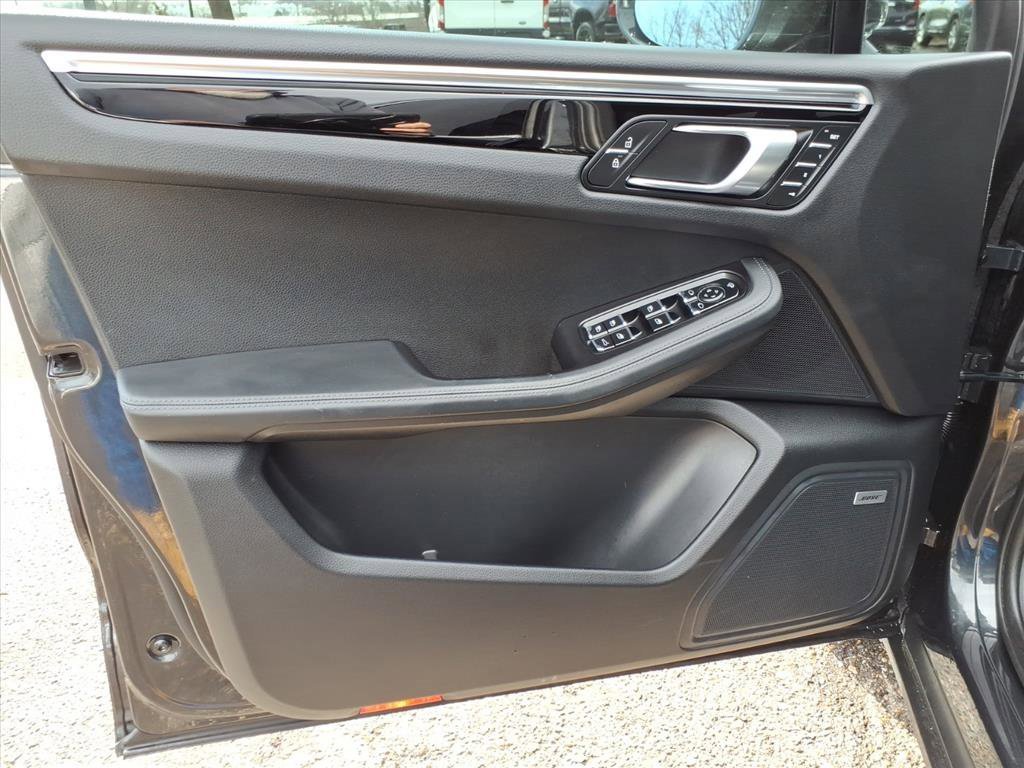 Used 2022 Porsche Macan S image 14