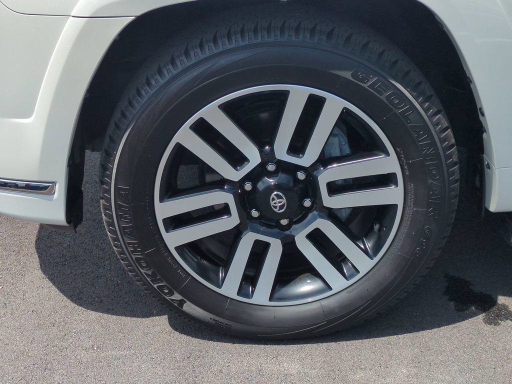 Used 2024 Toyota 4Runner Limited RWD image 28