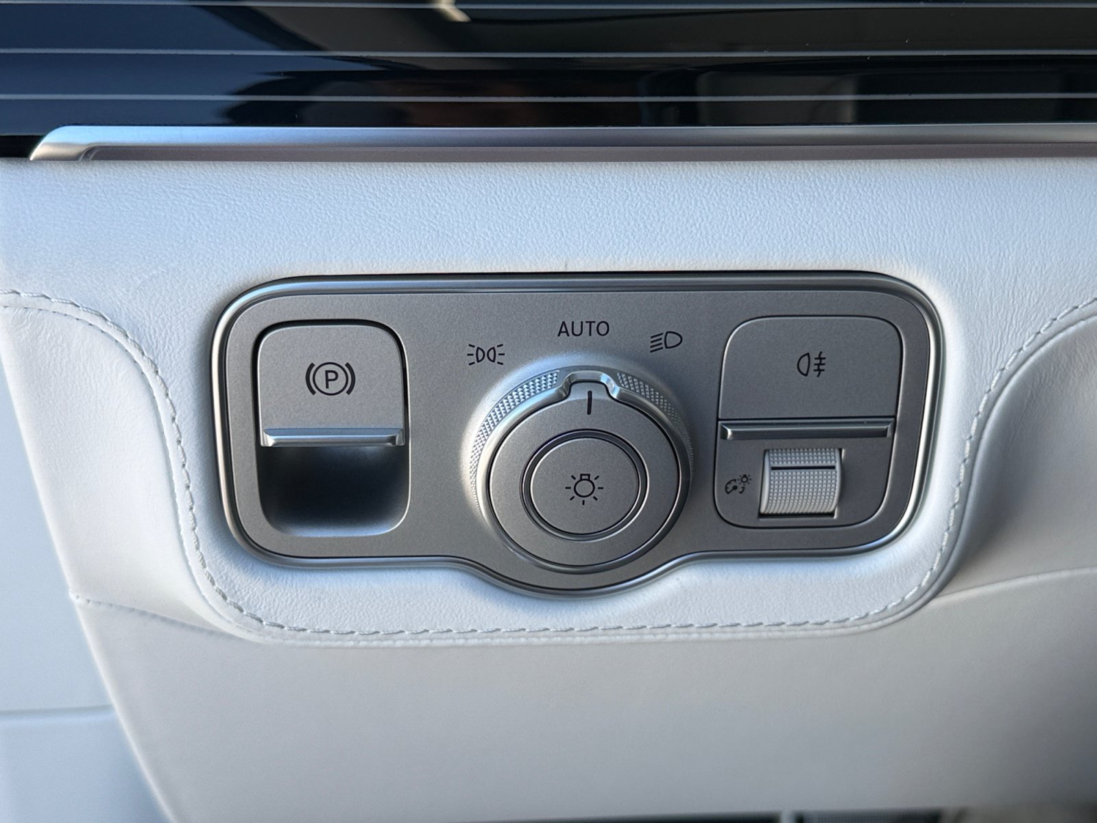 Certified 2026 Mercedes-Benz Maybach GLS 600 4MATIC image 14