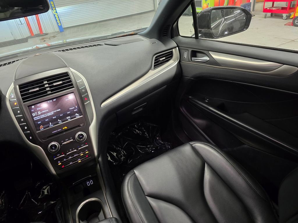 Used 2019 Lincoln MKC Premiere image 33