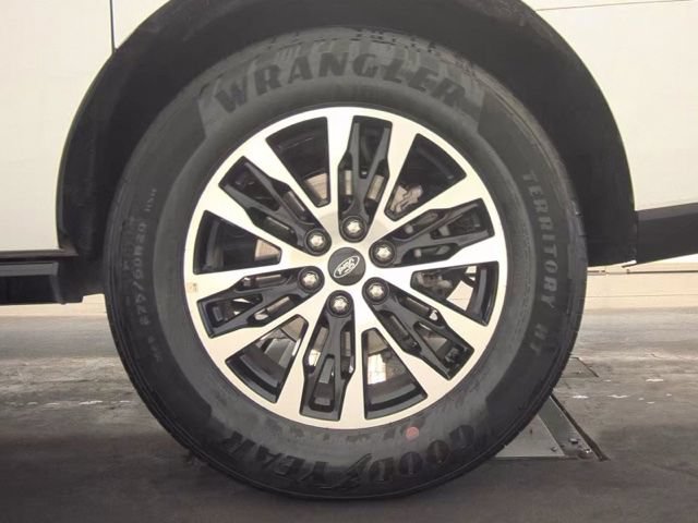 Used 2025 Ford Expedition Max Platinum AWD/4WD image 22