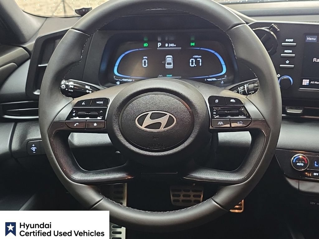 Used 2025 Hyundai Elantra Sport FWD image 17