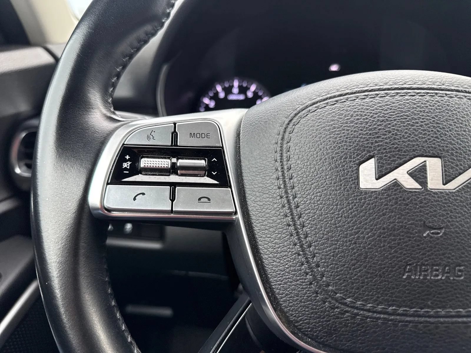 Used 2022 Kia Telluride LX AWD/4WD image 19