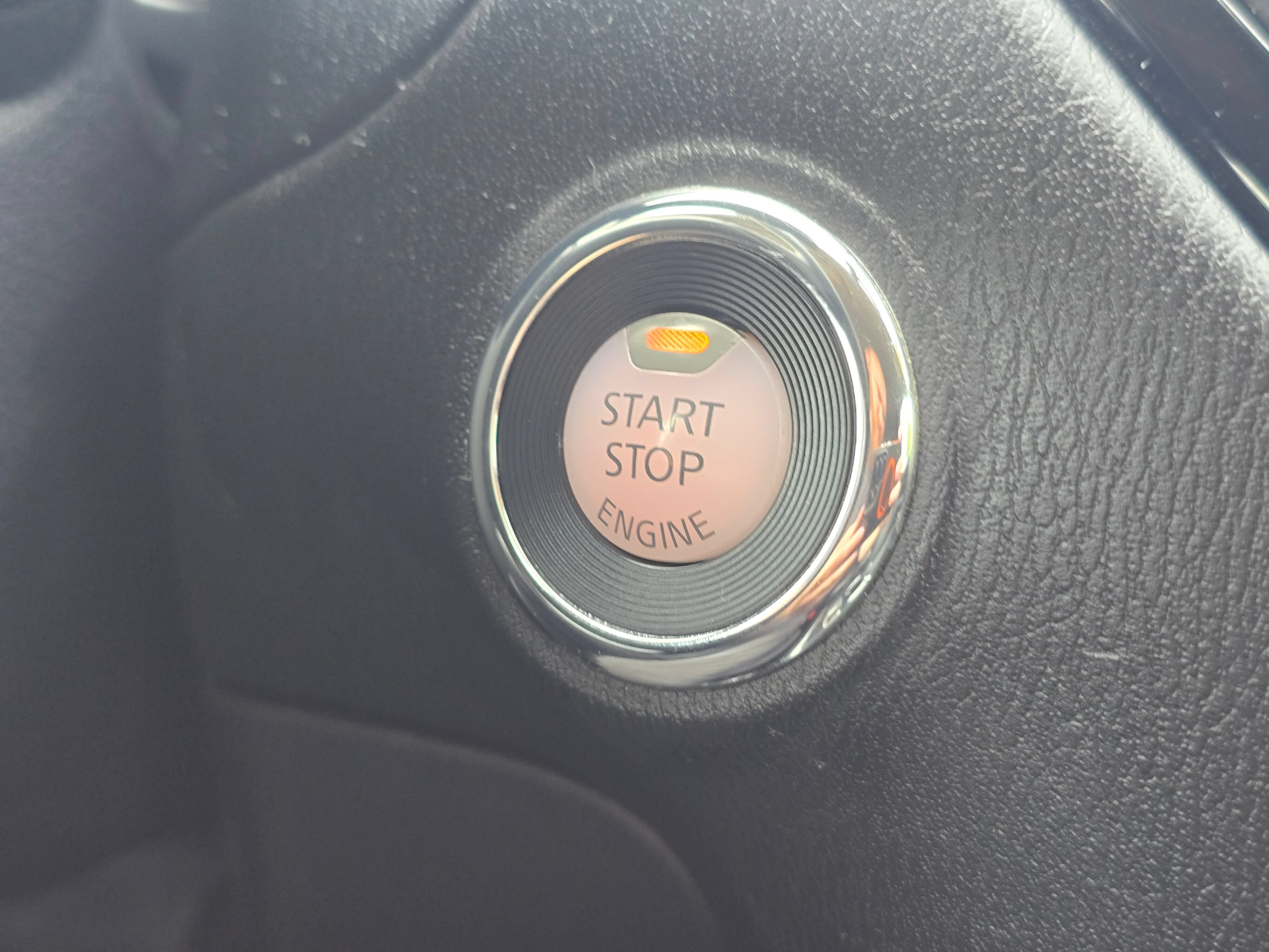 Used 2019 Nissan Pathfinder SV FWD image 30