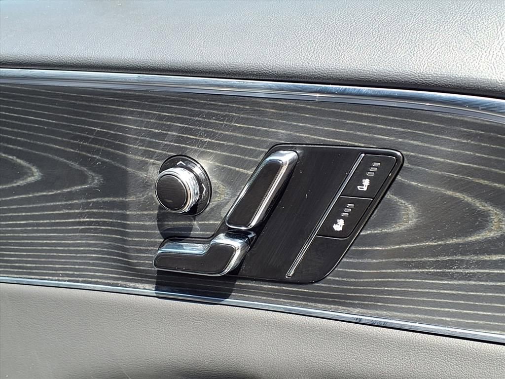 Used 2024 Cadillac Lyriq Sport image 13