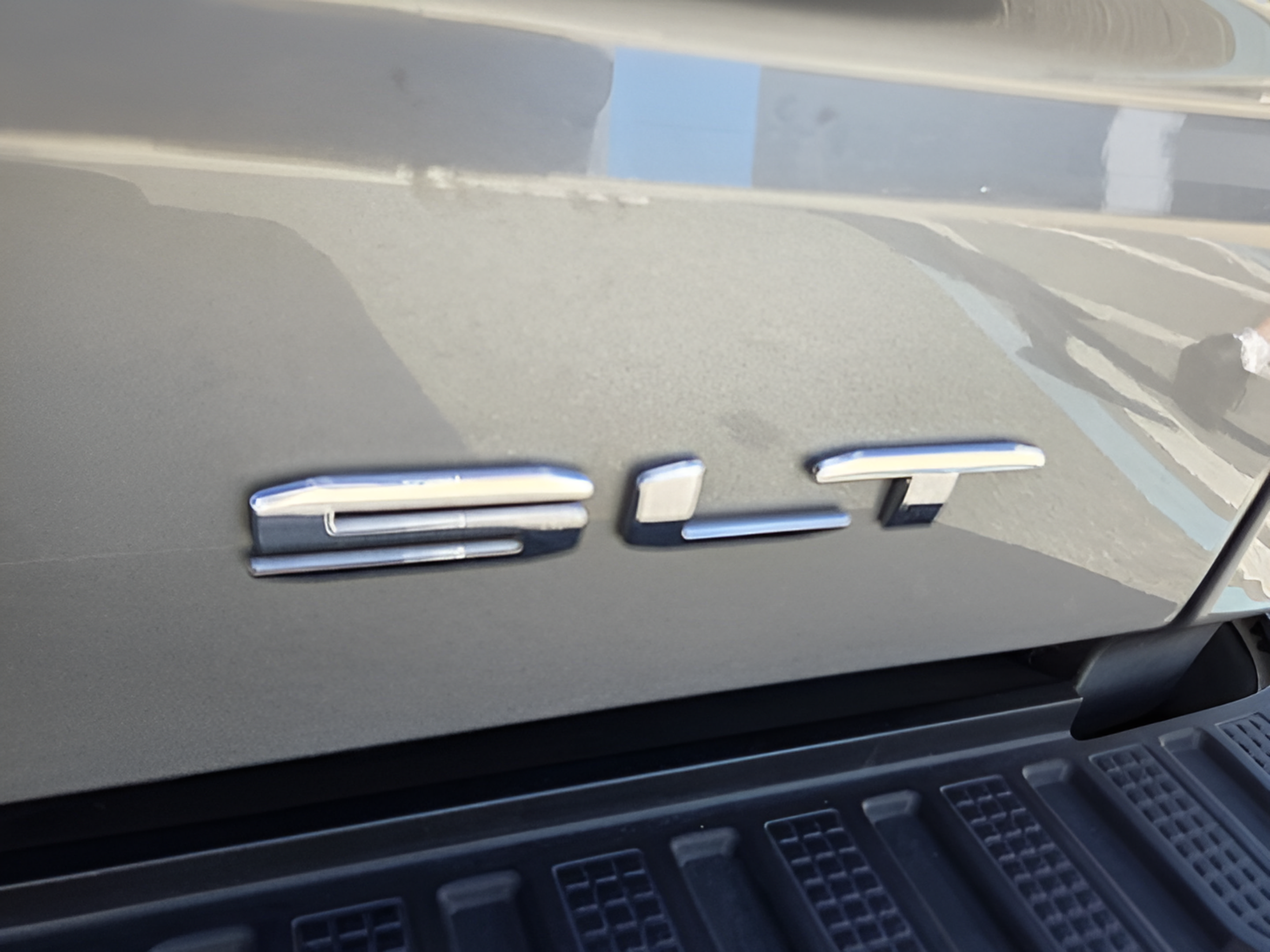 Used 2025 GMC Sierra 1500 SLT AWD/4WD image 32