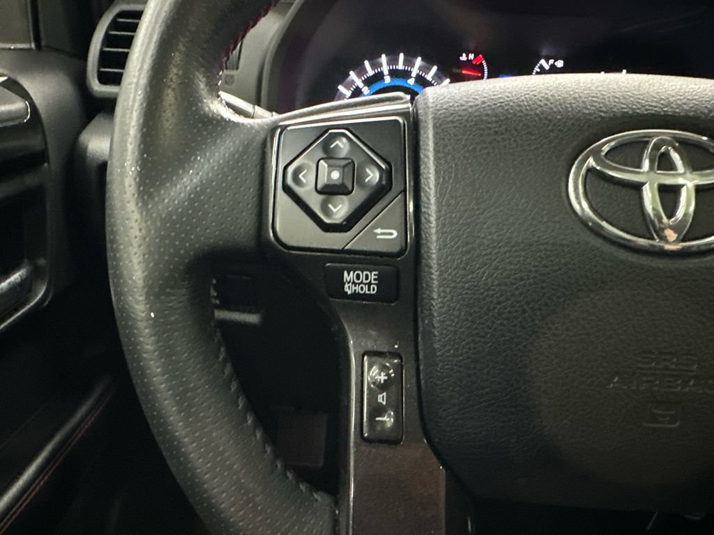 Used 2018 Toyota 4Runner TRD Off-Road Premium AWD/4WD image 26