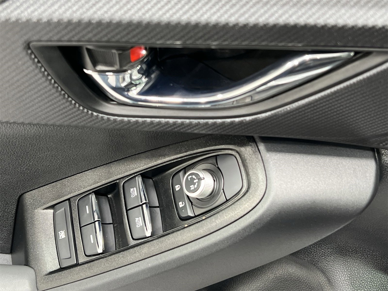 Certified 2025 Subaru Crosstrek 2.5i Limited w/ Crosstrek Mirror Package image 13