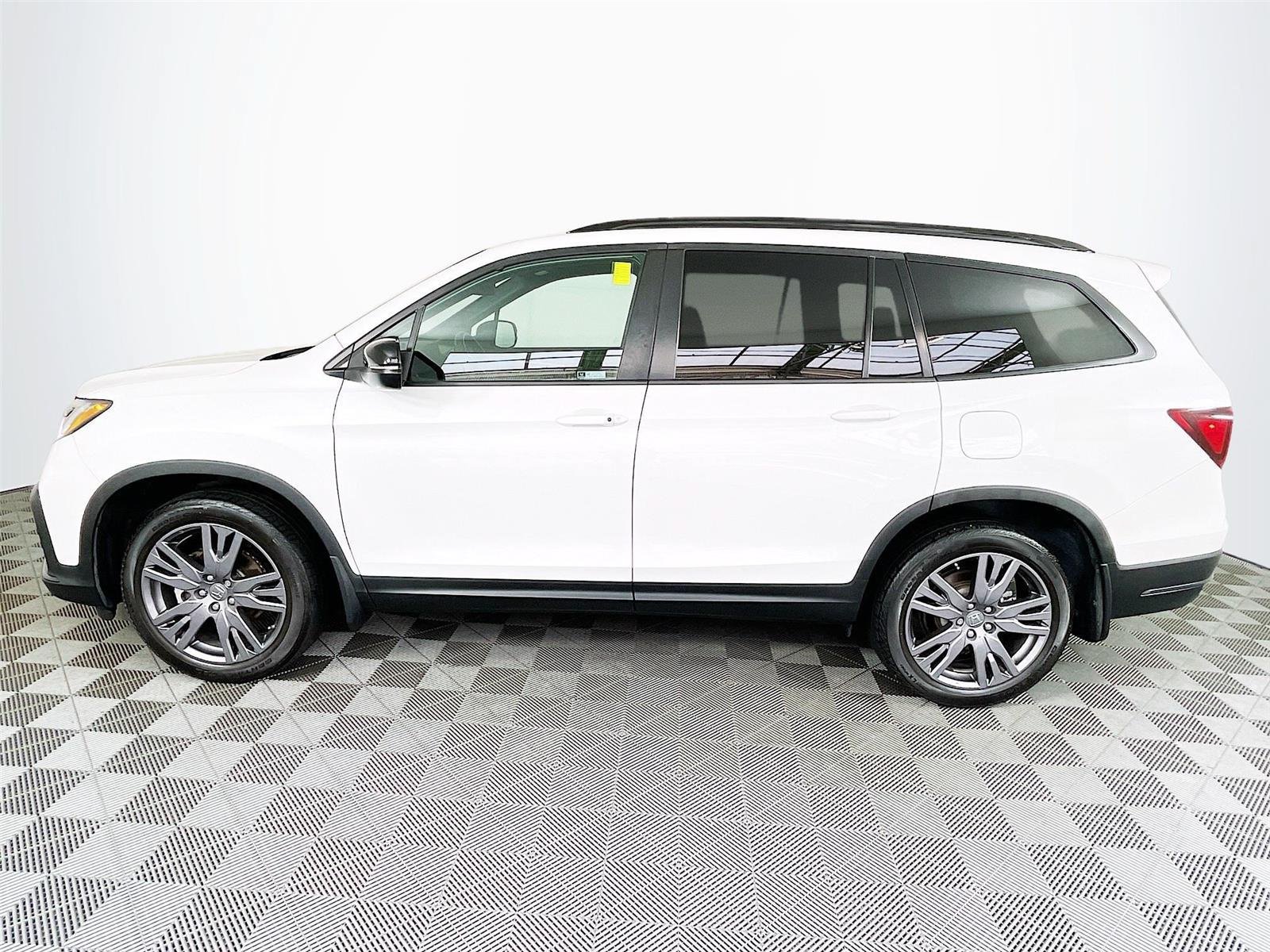 Used 2022 Honda Pilot Sport image 4