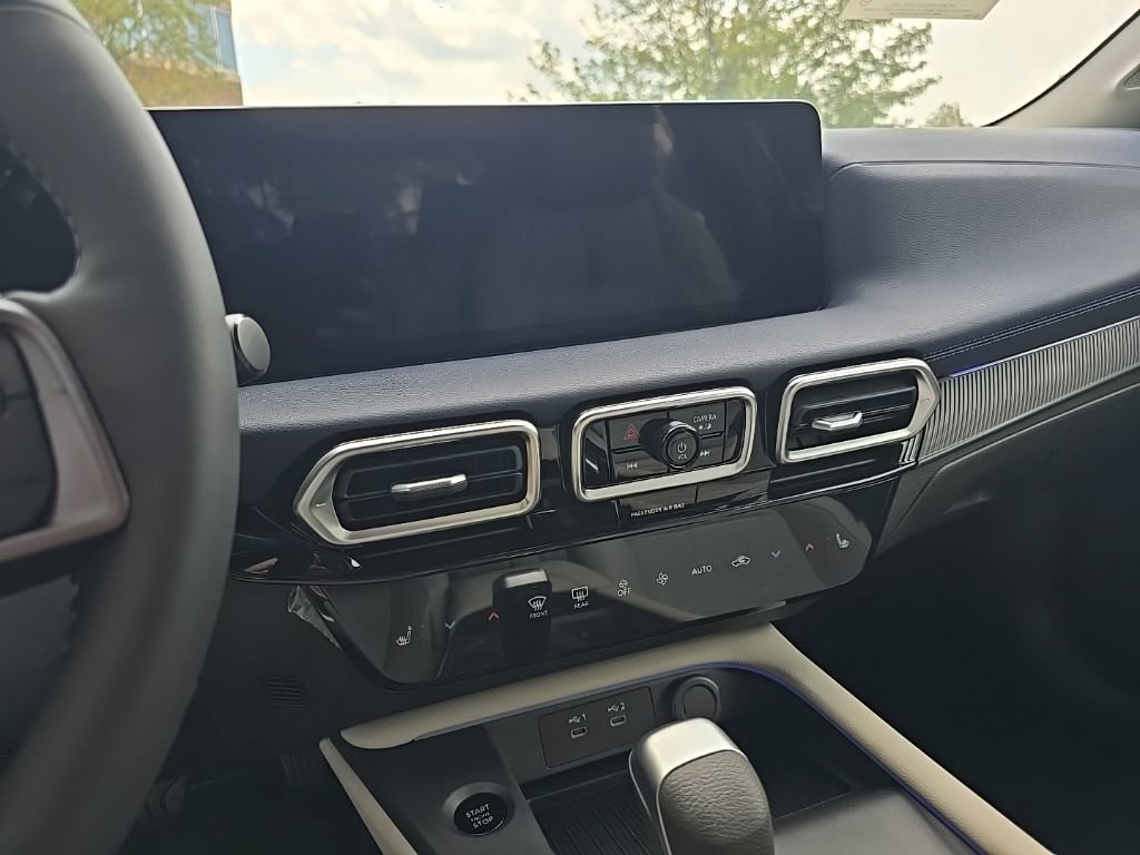 New 2026 Nissan Sentra SL w/ Floor Mat Package FWD image 11