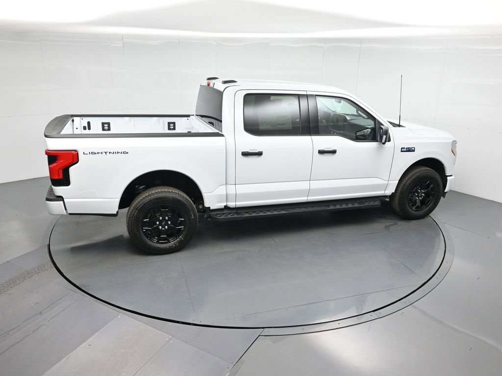 New 2025 Ford F150 Lightning XLT image 40