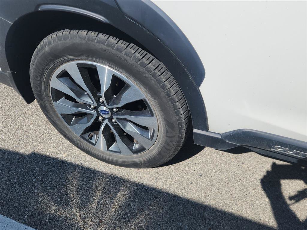 Used 2023 Subaru Outback Touring XT AWD/4WD image 3