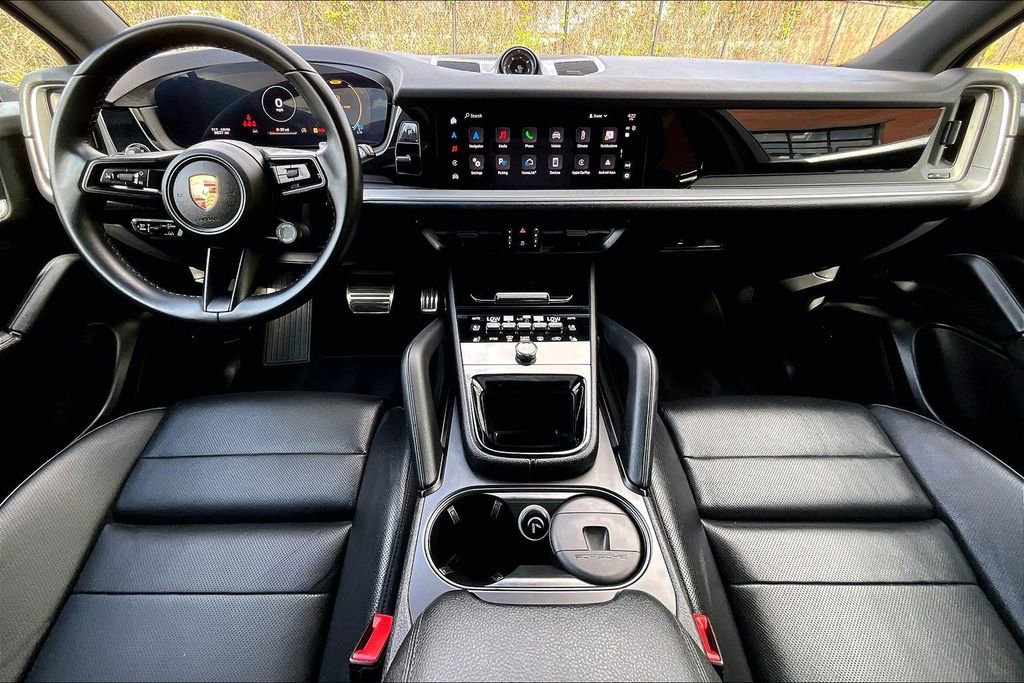 Used 2024 Porsche Cayenne image 20