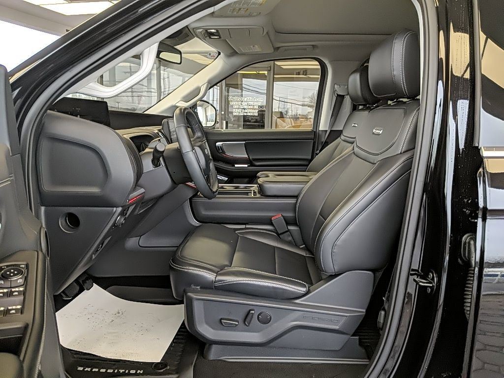 Certified 2025 Ford Expedition Max Platinum image 14