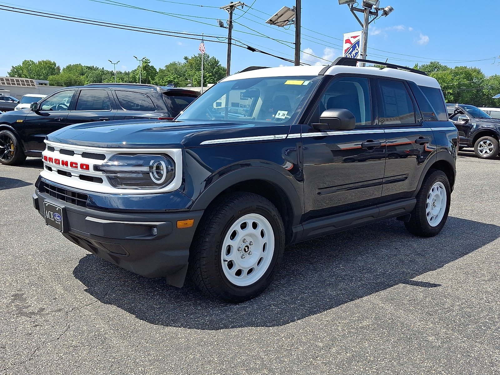 Certified 2023 Ford Bronco Sport Heritage w/ Heritage Convenience Package AWD/4WD image 3