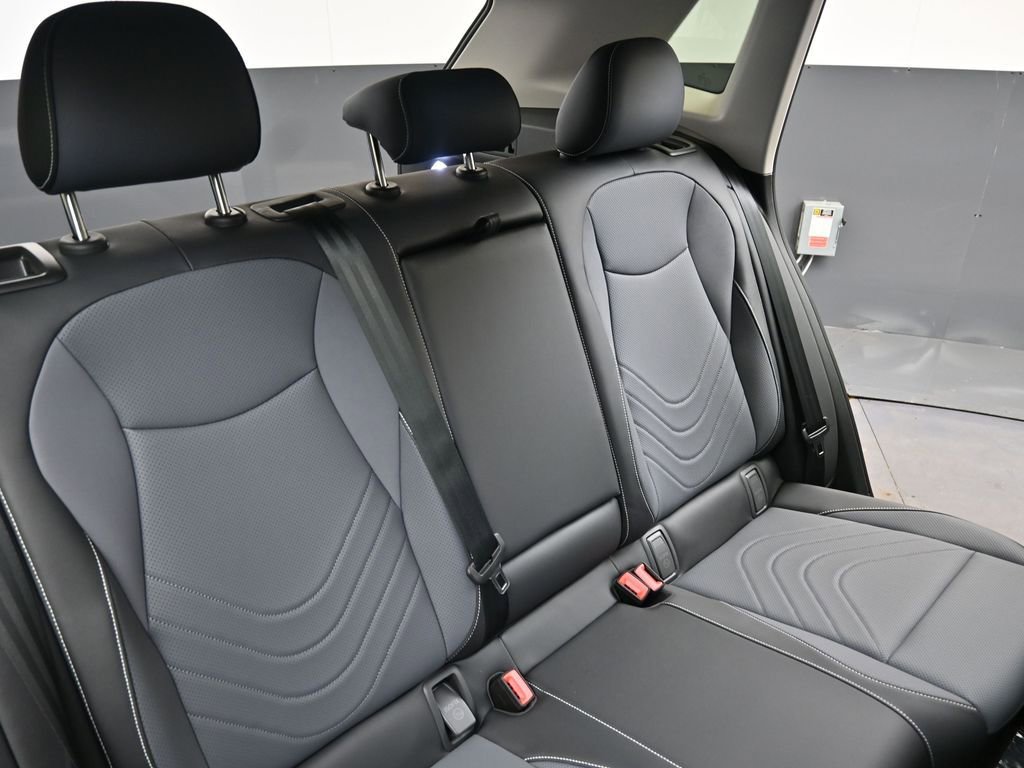 New 2026 Volkswagen Tiguan SE image 16