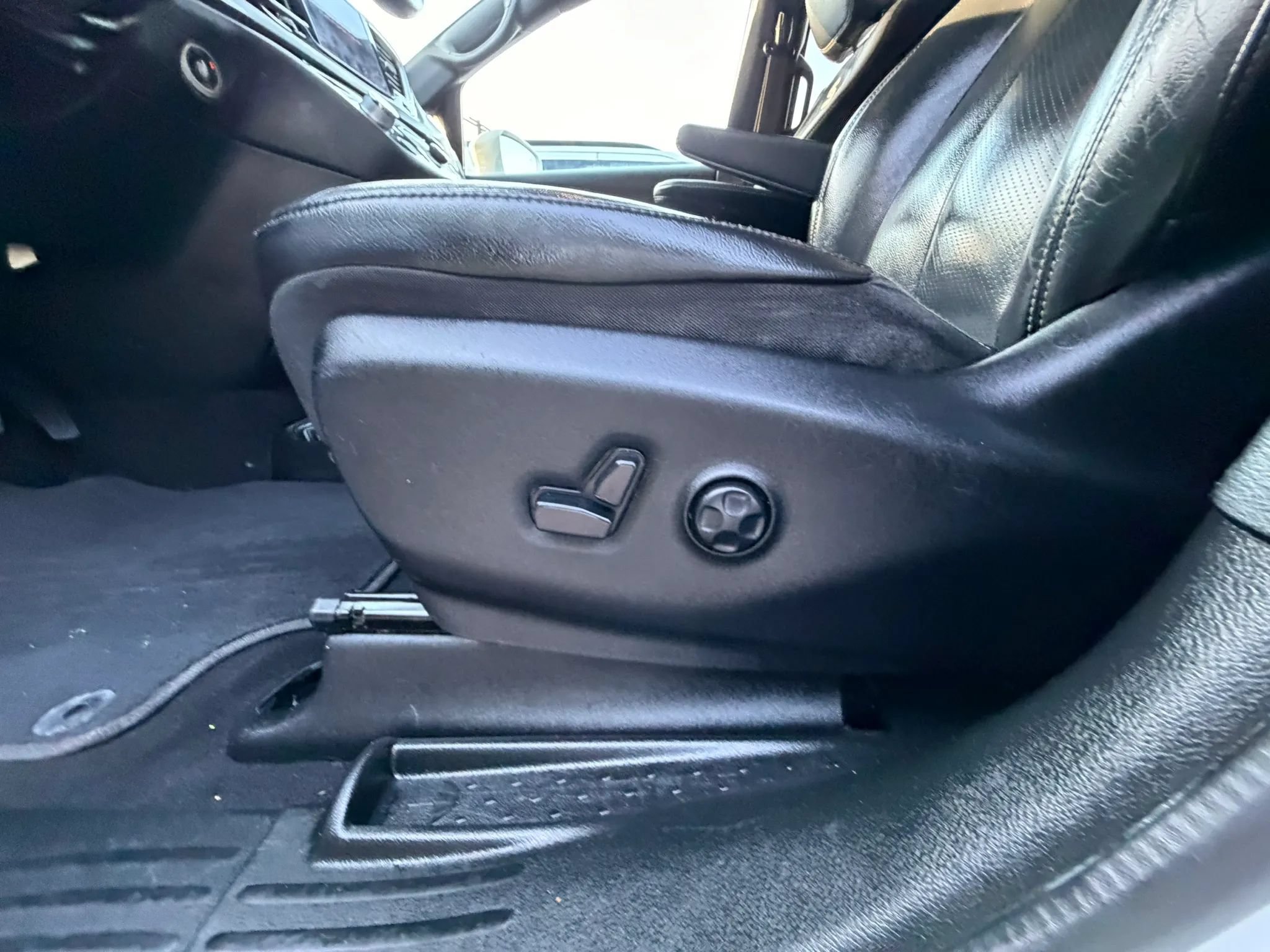Used 2019 Chrysler Pacifica Touring-L Plus w/ Advanced Safetytec Group FWD image 31