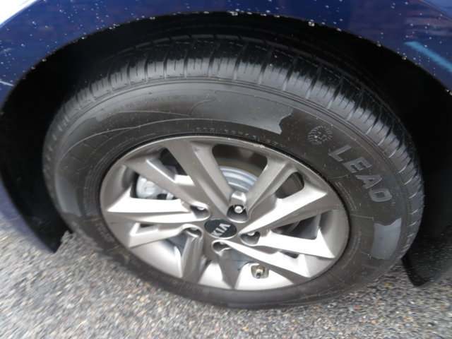 Used 2019 Kia Optima LX image 10