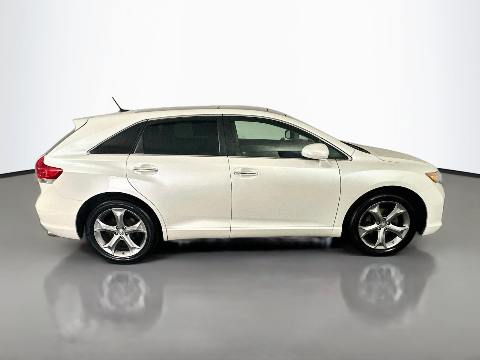Used 2010 Toyota Venza AWD image 8