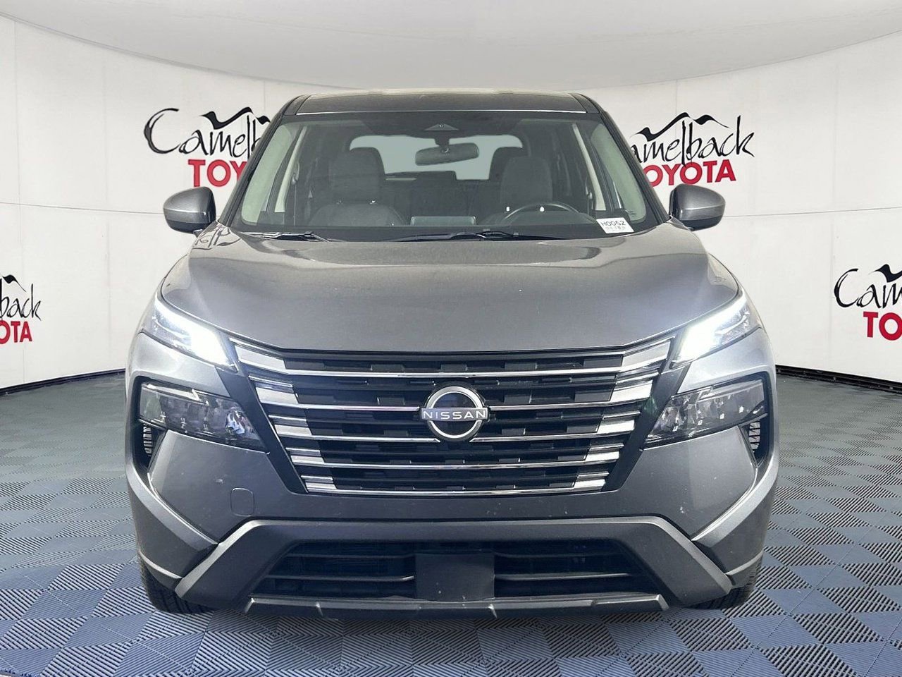 Used 2025 Nissan Rogue SV FWD image 3