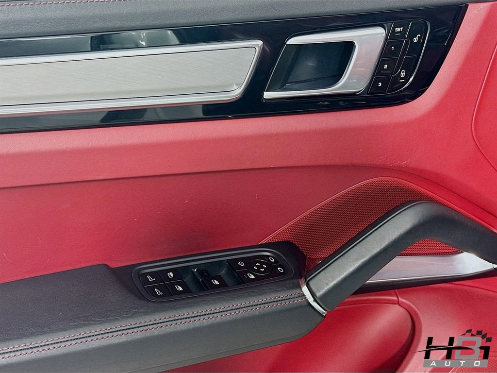 Used 2019 Porsche Cayenne Turbo w/ Premium Plus Package image 14