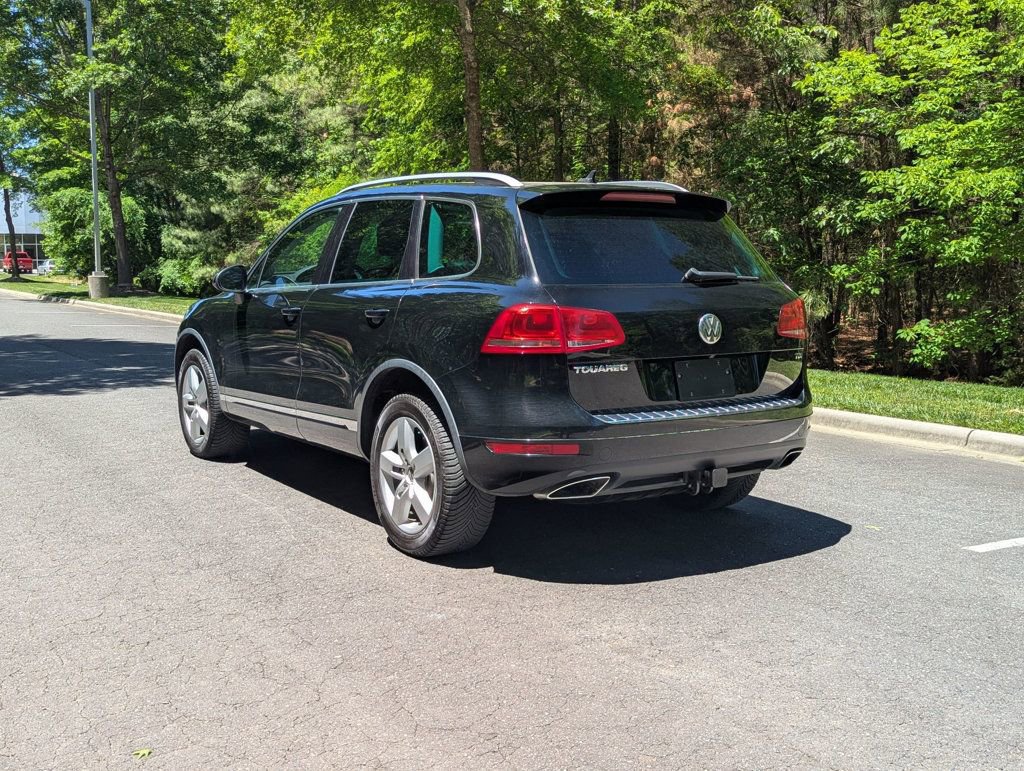 Used 2014 Volkswagen Touareg TDI AWD/4WD image 8