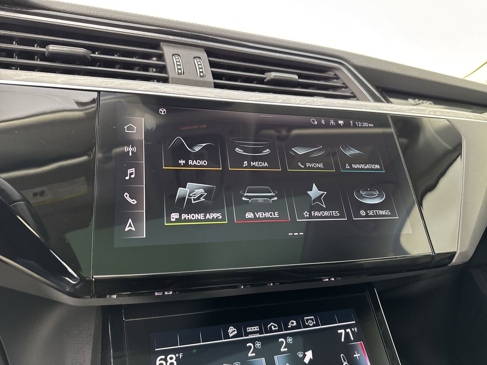 Used 2021 Audi e-tron Premium w/ Convenience Plus Package image 7