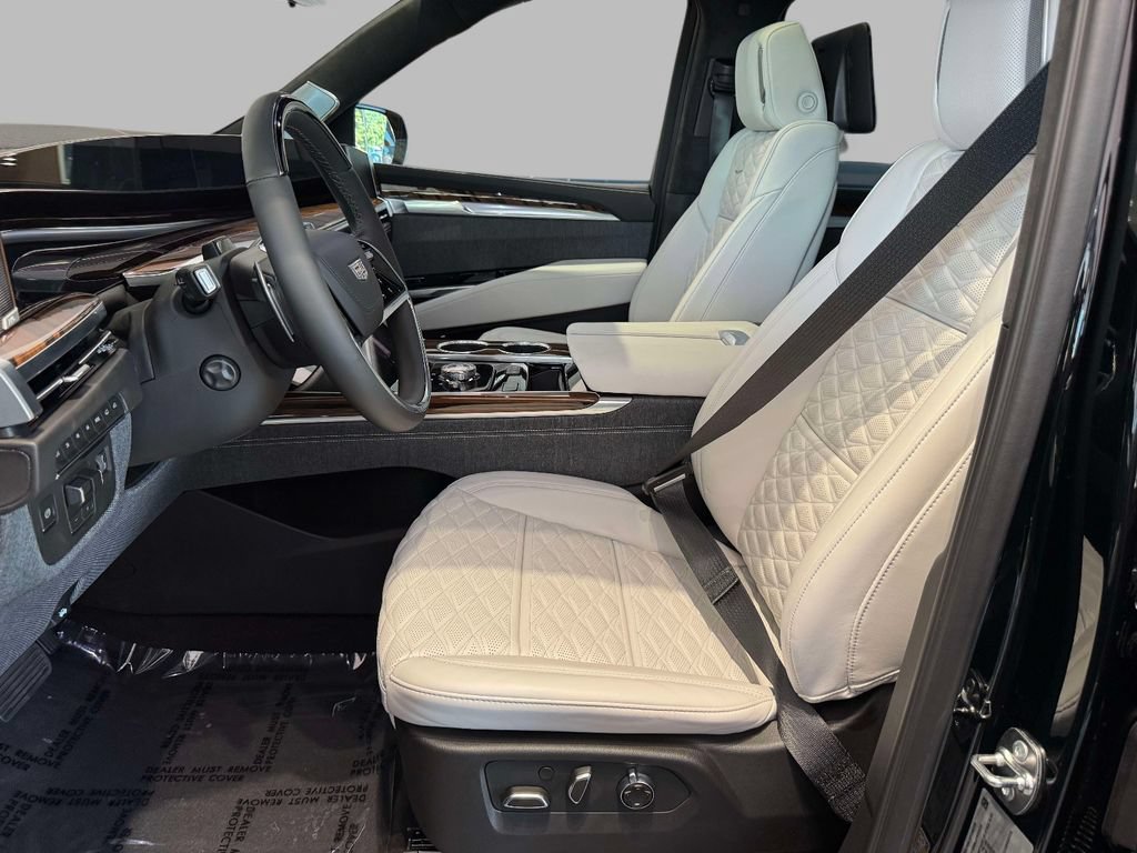 Used 2026 Cadillac Escalade ESV Platinum Sport w/ LPO, Floor Liner Package AWD/4WD image 2
