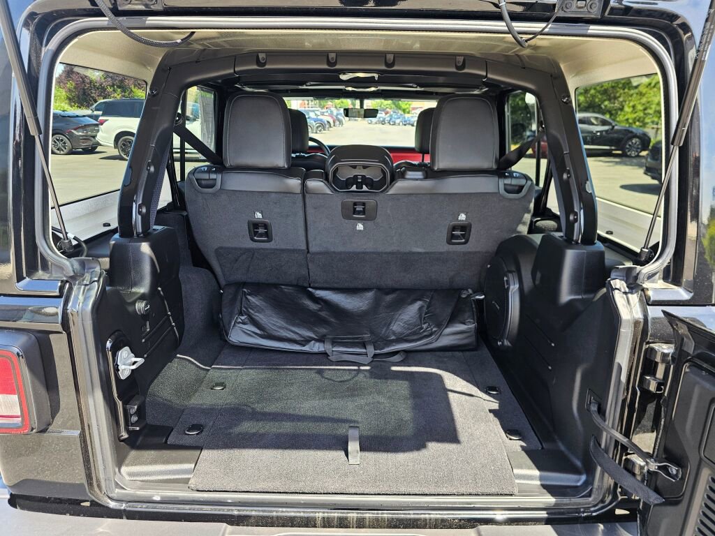 Used 2021 Jeep Wrangler Unlimited Rubicon w/ Uconnect 4C Nav & Sound Group AWD/4WD image 19