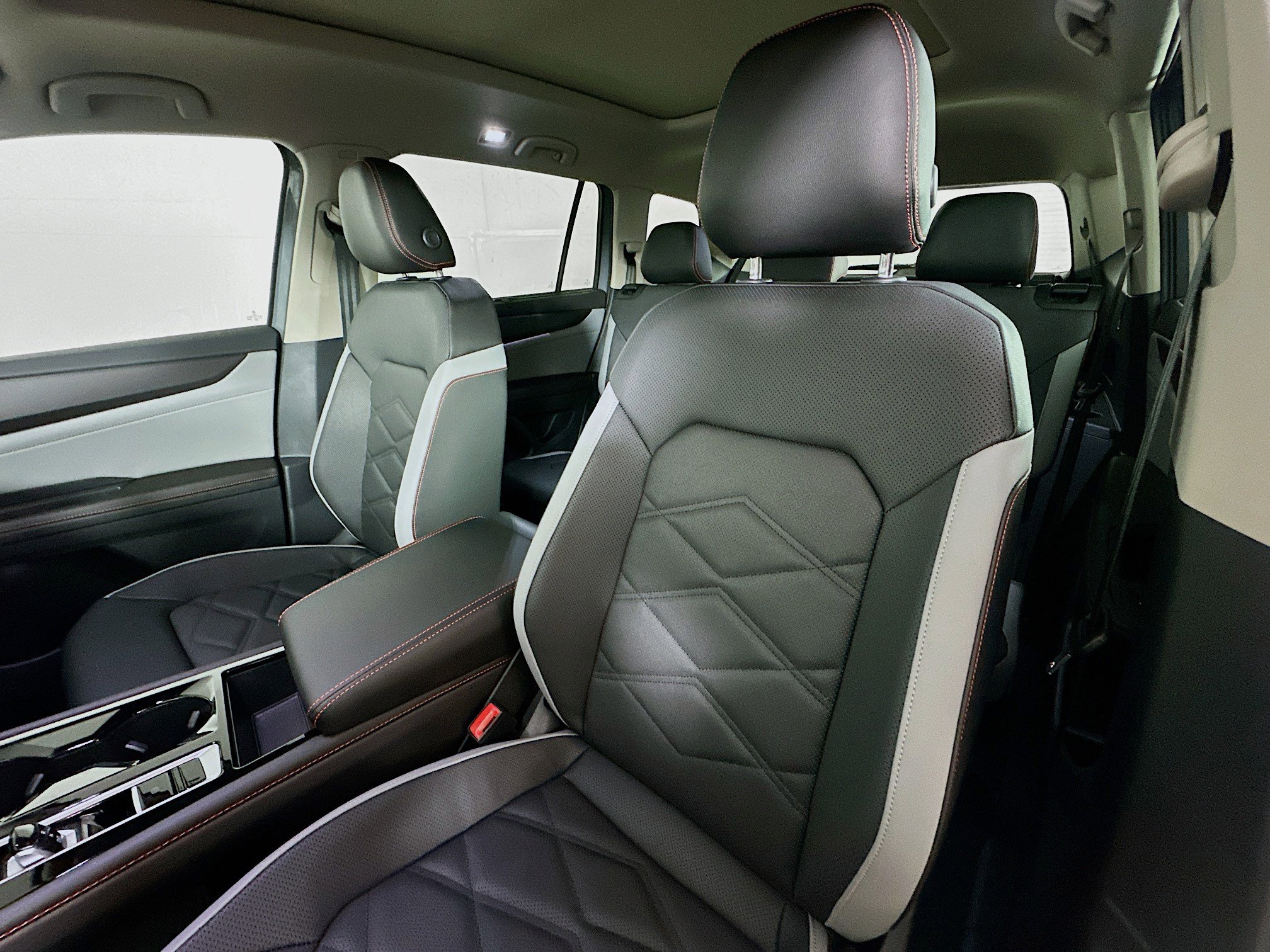 New 2026 Volkswagen Atlas Peak Edition AWD/4WD image 19