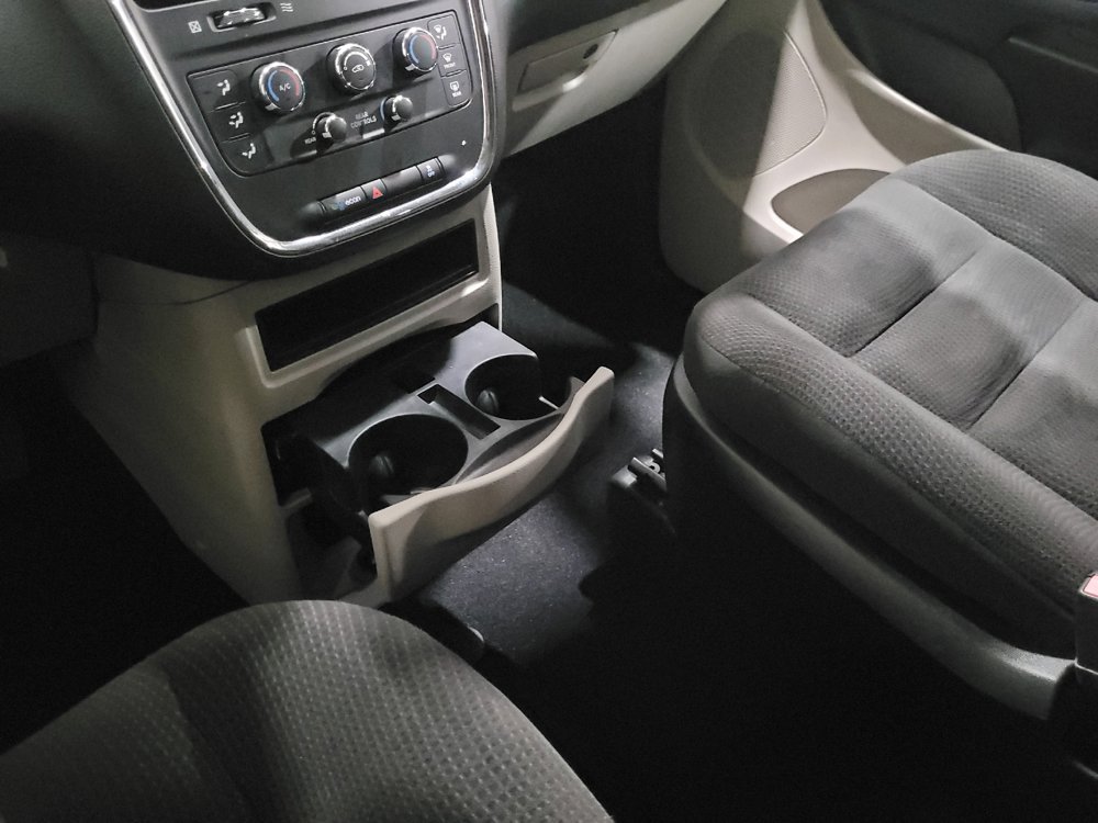 Used 2018 Dodge Grand Caravan SE FWD image 26
