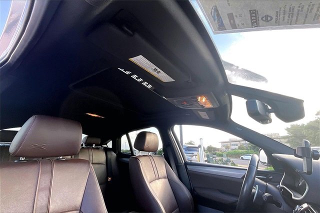 Used 2017 BMW X4 M40i image 21