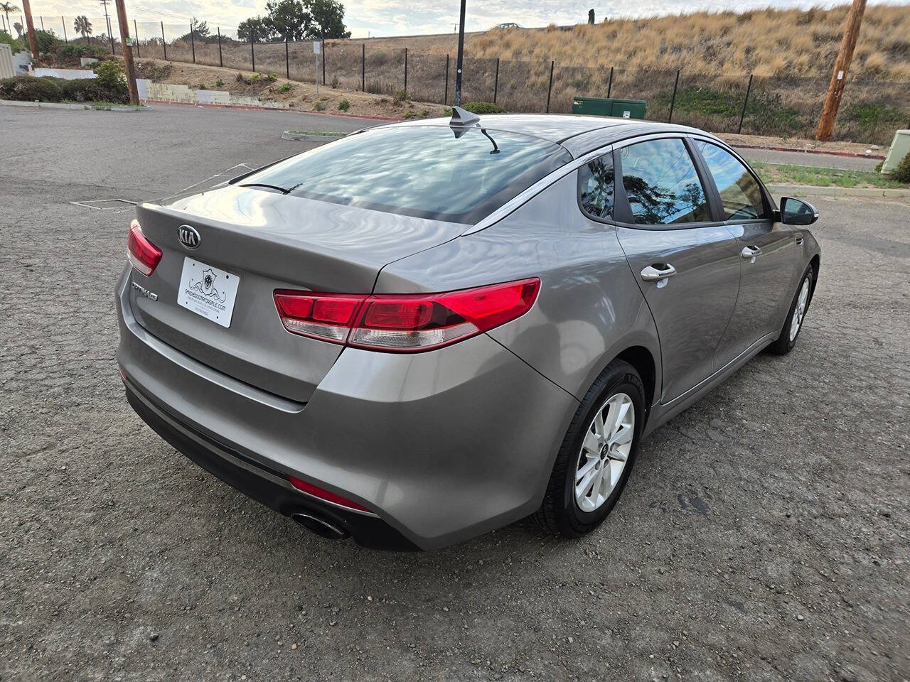 Used 2018 Kia Optima LX FWD image 18