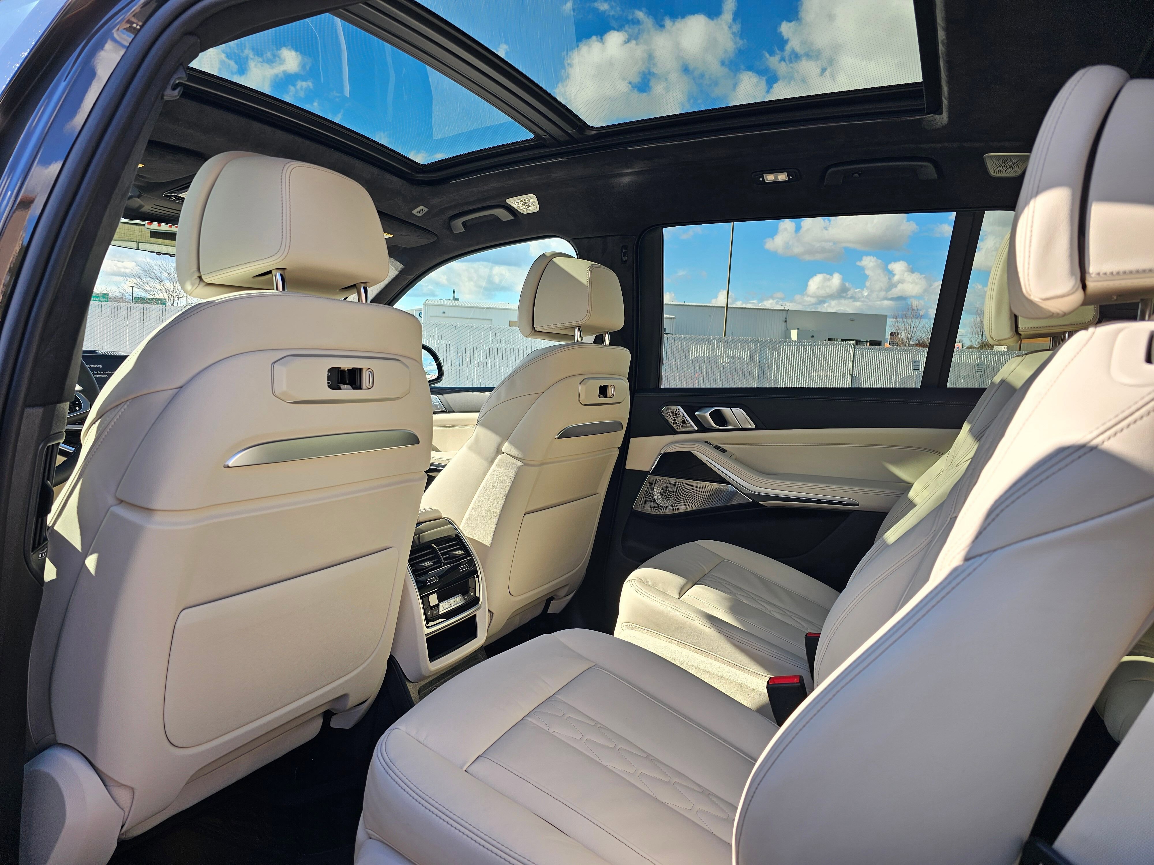 New 2026 BMW X7 M60i AWD/4WD image 44
