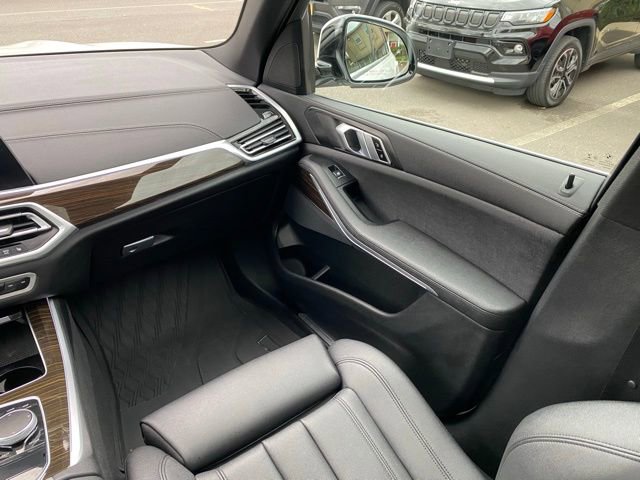 Used 2022 BMW X5 xDrive40i w/ Premium Package image 36
