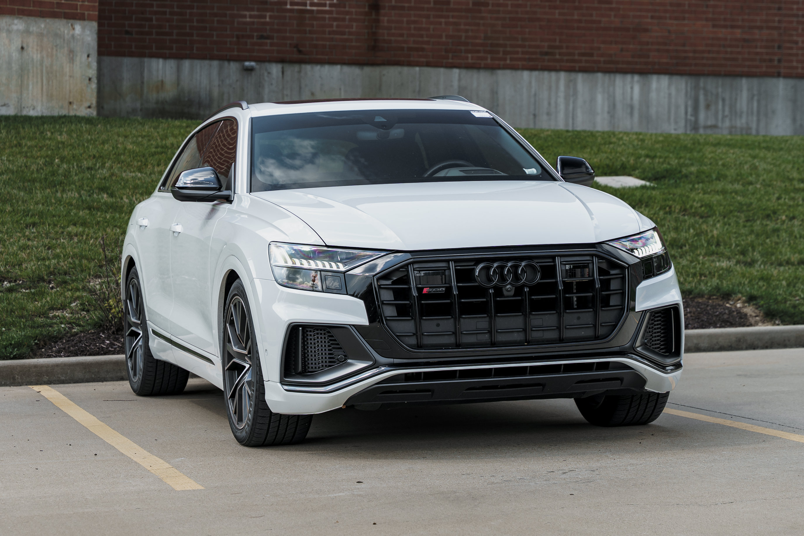 Used 2023 Audi SQ8 Prestige AWD/4WD image 2
