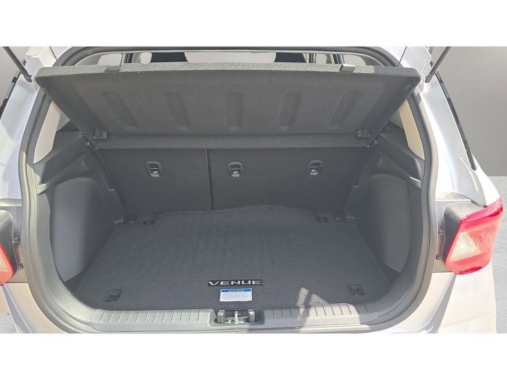 New 2026 Hyundai Venue SE FWD image 9
