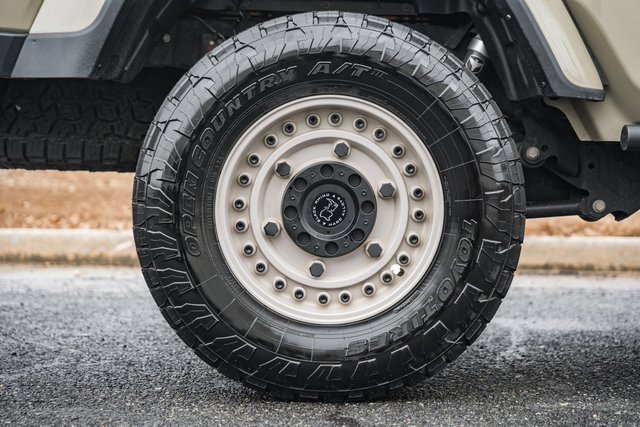 Used 2022 Jeep Gladiator Willys image 25