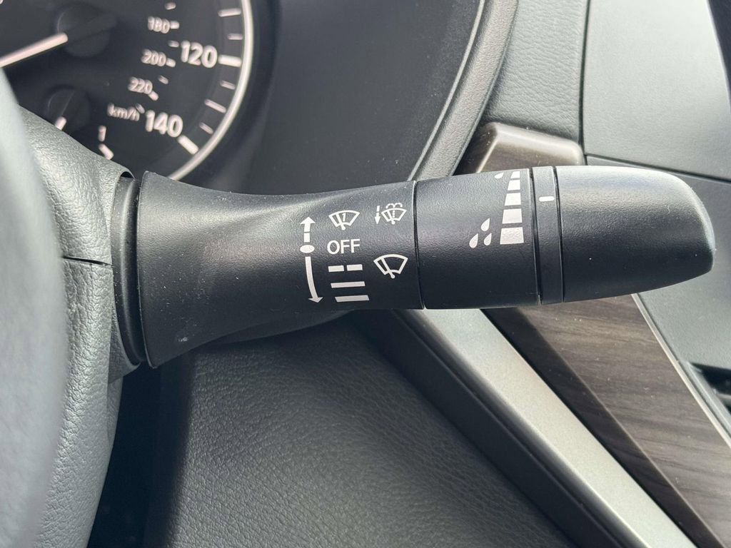 Used 2024 Nissan Altima 2.5 SV FWD image 26