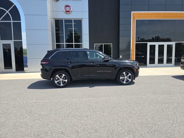 Used 2023 Jeep Grand Cherokee 4WD 4xe image 7